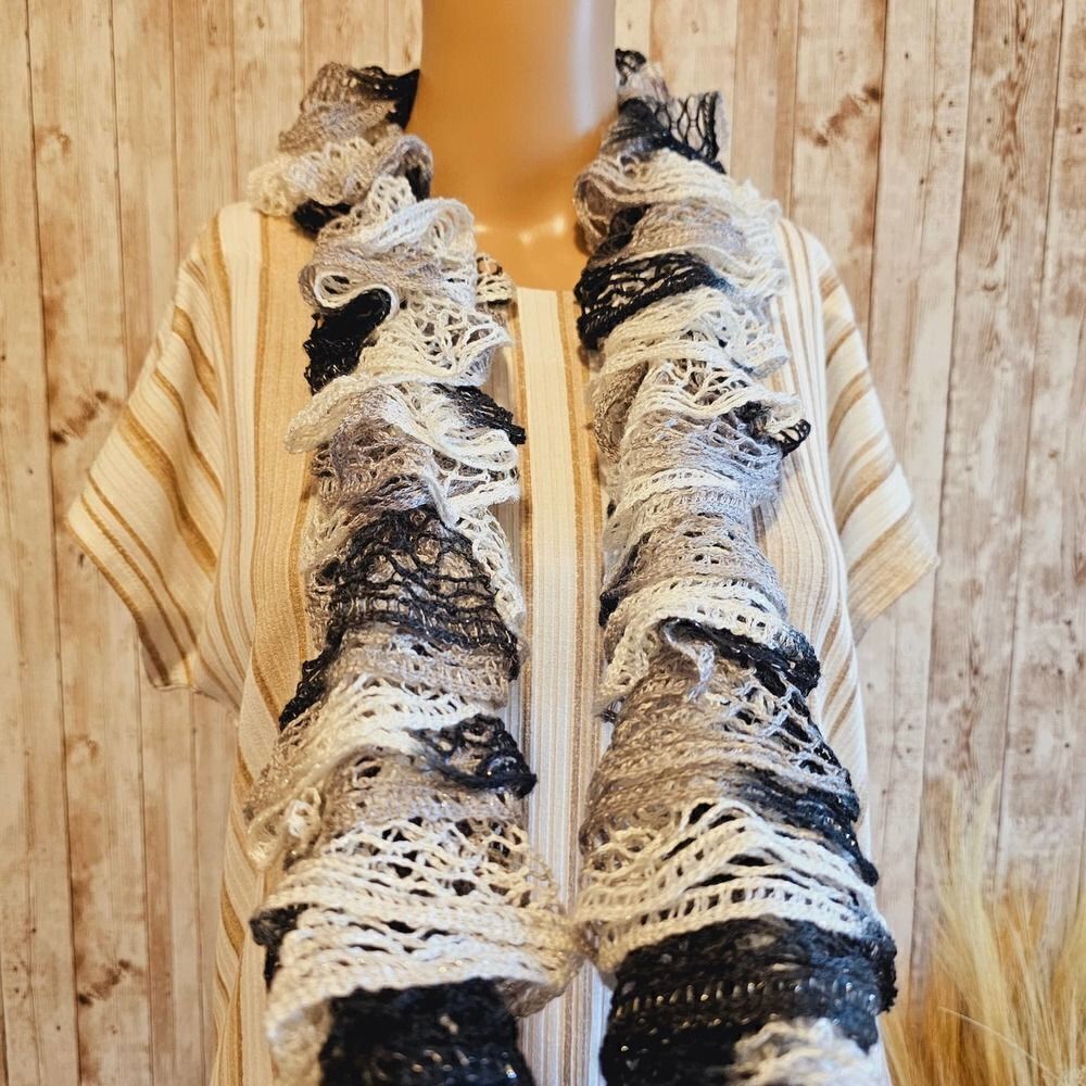 Women's scarf - Picture 3 of 4